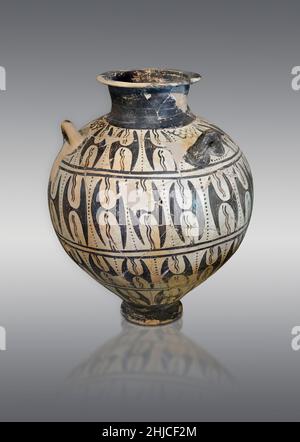 Ceramica in stile Palazzo Micenaean - vaso Piriforme con ripetizione a doppia testa di ascia. Tomba di Kazarma tholos, 1500-1450 a.C. .. Nafplio Archeologia Mu Foto Stock