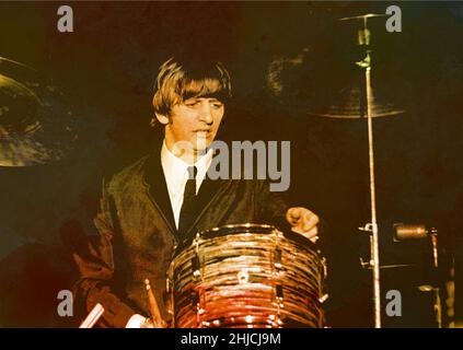 Membro dei Beatles, Ringo Starr, durante un concerto a Forest Hills, Queens il 29th agosto 1964. Foto Stock