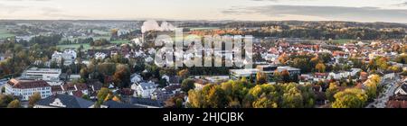 Pfaffenhofen an der ILM von oben, Panorama Luftaufnahme Richtung Süden mit Heizkraftwerk Foto Stock