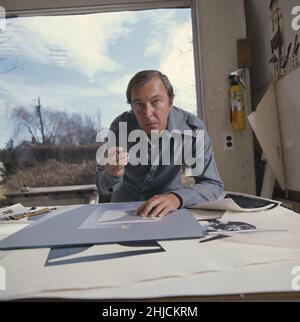 L'artista americano Jasper Johns (1950 - ) lavora nel suo studio live-in a Stony Point, New York. Foto Stock