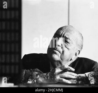 Architetto tedesco Ludwig Mies van der Rohe (1886 - 1969), ampiamente considerato come un maestro di architettura moderna. Chicago, il, 1968. Foto Stock