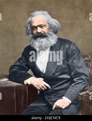 Karl Heinrich Marx (1818-1883) è stato un . e rivoluzionario socialista. Le sue idee hanno svolto un ruolo significativo nello sviluppo della scienza sociale e del movimento politico socialista. Pubblicò vari libri durante la sua vita, il più importante dei quali fu il Manifesto Comunista (1848) e il capitale (1867-1894); alcune sue opere furono co-scritte con il suo amico socialista rivoluzionario tedesco, Friedrich Engels. Foto Stock