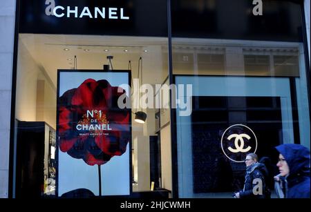 Copenaghen/Danimarca./28 gennaio 2022/. Negozio Chanel nel centro commerciale danish Illum o grande magazzino nella capitale danese copenhagen . (Foto..Francis Dean/Dean Pictures) Foto Stock