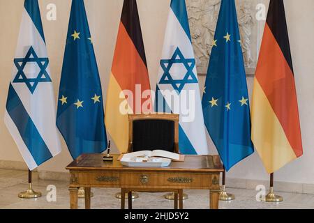 Berlino, Germania. 27th Jan 2022. Memoria ufficiale dell'Olocausto in Germania. (Foto di Ralph Pache/PRESSCOV/Sipa USA) Credit: Sipa USA/Alamy Live News Foto Stock