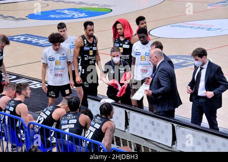 Trento, Italia. 28th Jan 2022. Dolomiti energia trentino durante Dolomiti energia Trentino vs Openjobmetis Varese, Campionato Italiano di Basket a Serie a Trento, Italia, Gennaio 28 2022 Credit: Agenzia indipendente per la fotografia/Alamy Live News Foto Stock