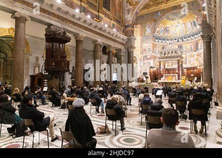 Roma, Italia. 26th Jan 2022. Preghiera per la pace in Ucraina organizzata dalla Comunità di Sant'Egidio a Roma (Foto di Matteo Nardone/Pacific Press/Sipa USA) Credit: Sipa USA/Alamy Live News Foto Stock