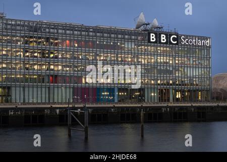 BBC Scotland Offices sulla riva sud del fiume Clyde, Glasgow, Scozia Foto Stock