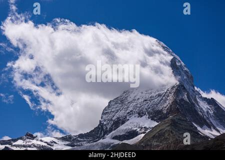 ZERMATT, SVIZZERA - il Cervino, una montagna alta 4.470 metri (14.692 piedi), nelle Alpi Pennine, cantone del Vallese. Foto Stock