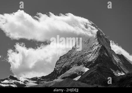 ZERMATT, SVIZZERA - il Cervino, una montagna alta 4.470 metri (14.692 piedi), nelle Alpi Pennine, cantone del Vallese. Foto Stock