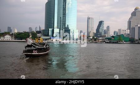 Peninsula Hotel Bangkok Shuttle Boat sul fiume Chao Phraya Bangkok Thailandia Foto Stock