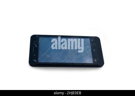 Mobile smartphone con schermo rotto isolato su bianco. Foto Stock
