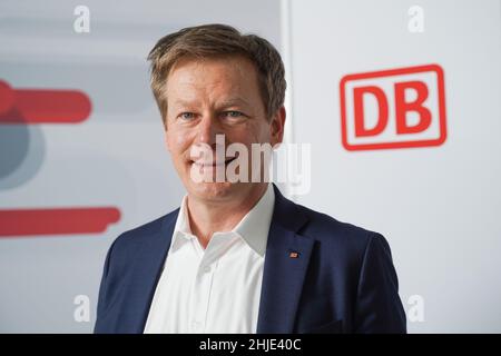 Berlino, Germania. 27th Jan 2022. Richard Lutz, Presidente del Consiglio di Amministrazione di Deutsche Bahn AG, in un'intervista a dpa. Credit: Jörg Carstensen/dpa/Alamy Live News Foto Stock