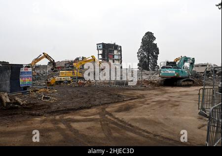 Il vecchio quartier generale della BBC Wales a Llandaff Cardiff, quasi completamente demolito per fare posto ad un'immagine di sviluppo di alloggi da Richard Williams Foto Stock