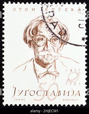 JUGOSLAVIA - CIRCA 1957: Un francobollo stampato in Jugoslavia dal numero delle 'personalità' mostra Oton Kucera (fisico, centenario di nascita), circa 1957. Foto Stock
