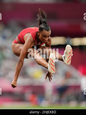 Ana Peleteiro che gareggia nel Triplo Jump alle Olimpiadi di Tokyo del 2020. Foto Stock