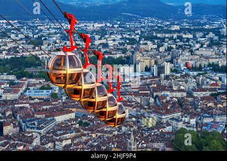 Famosa funicolare sferica a Grenoble Foto Stock