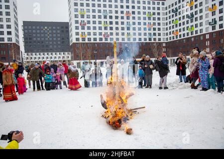 Mosca, Russia- 14 marzo 2021: festa di maslenitsa festa all'aperto Foto Stock