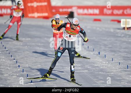 Vinzenz GEIGER (GER), vincitore, vincitore, finale, azione. Gara individuale Gundersen NH / 10 km, FIS World Cup Nordic combinato a Seefeld/Tirolo il 29th gennaio 2022 Foto Stock