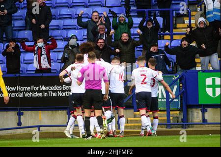 BOLTON, REGNO UNITO. GENNAIO 29th i giocatori di Bolton festeggiano il loro terzo gol durante la partita della Sky Bet League 1 tra Bolton Wanderers e Sunderland al Reebok Stadium di Bolton sabato 29th gennaio 2022. (Credit: Ian Charles | MI News) Credit: MI News & Sport /Alamy Live News Foto Stock