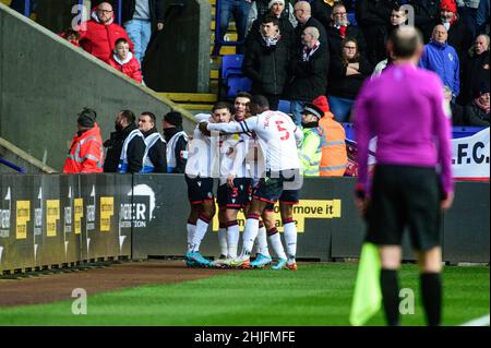 BOLTON, REGNO UNITO. GENNAIO 29th i giocatori di Bolton festeggiano il loro secondo gol durante la partita della Sky Bet League 1 tra Bolton Wanderers e Sunderland al Reebok Stadium di Bolton sabato 29th gennaio 2022. (Credit: Ian Charles | MI News) Credit: MI News & Sport /Alamy Live News Foto Stock