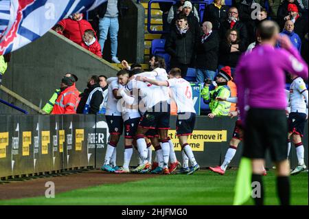 BOLTON, REGNO UNITO. GENNAIO 29th i giocatori di Bolton festeggiano il loro secondo gol durante la partita della Sky Bet League 1 tra Bolton Wanderers e Sunderland al Reebok Stadium di Bolton sabato 29th gennaio 2022. (Credit: Ian Charles | MI News) Credit: MI News & Sport /Alamy Live News Foto Stock