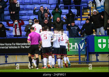 BOLTON, REGNO UNITO. GENNAIO 29th i giocatori di Bolton festeggiano il loro terzo gol durante la partita della Sky Bet League 1 tra Bolton Wanderers e Sunderland al Reebok Stadium di Bolton sabato 29th gennaio 2022. (Credit: Ian Charles | MI News) Credit: MI News & Sport /Alamy Live News Foto Stock