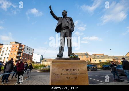 La statua di Chris Turner fuori dal Weston Homes Stadium prima della partita a Peterborough, Regno Unito, il 1/29/2022. (Foto di James Heaton/News Images/Sipa USA) Foto Stock