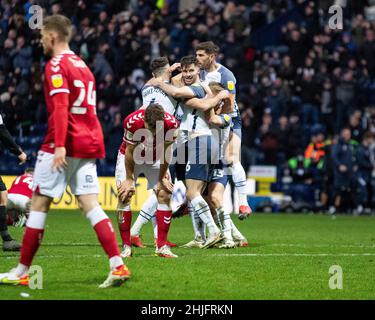 Preston, Regno Unito. 29th Jan 2022. Preston ne celebra Emil Riis Jakobsen #19 di Preston North End che la rende 2-2 a Preston, Regno Unito il 1/29/2022. (Foto di Mike Morese/News Images/Sipa USA) Credit: Sipa USA/Alamy Live News Foto Stock