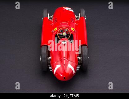 Modello auto pressofuso by CMC della Ferrari D50 (1956) Foto Stock