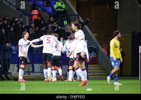 BOLTON, REGNO UNITO. GENNAIO 29th i giocatori di Bolton festeggiano il loro quinto gol durante la partita della Sky Bet League 1 tra Bolton Wanderers e Sunderland al Reebok Stadium di Bolton sabato 29th gennaio 2022. (Credit: Ian Charles | MI News) Credit: MI News & Sport /Alamy Live News Foto Stock