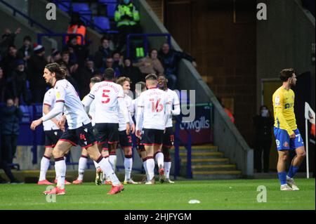 BOLTON, REGNO UNITO. GENNAIO 29th i giocatori di Bolton festeggiano il loro quinto gol durante la partita della Sky Bet League 1 tra Bolton Wanderers e Sunderland al Reebok Stadium di Bolton sabato 29th gennaio 2022. (Credit: Ian Charles | MI News) Credit: MI News & Sport /Alamy Live News Foto Stock