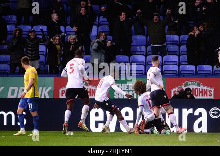 BOLTON, REGNO UNITO. GENNAIO 29th i giocatori di Bolton festeggiano il loro sesto gol durante la partita della Sky Bet League 1 tra Bolton Wanderers e Sunderland al Reebok Stadium di Bolton sabato 29th gennaio 2022. (Credit: Ian Charles | MI News) Credit: MI News & Sport /Alamy Live News Foto Stock