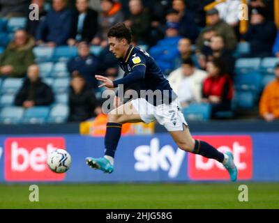 Londra, Regno Unito. 29th Jan 2022. LONDRA, Regno Unito, GENNAIO 29: Danny McNamara di Millwall durante il Campionato Sky Bet tra Millwall e West Bromwich Albion al Den Stadium, Londra il 29th Gennaio 2022 Credit: Action Foto Sport/Alamy Live News Foto Stock