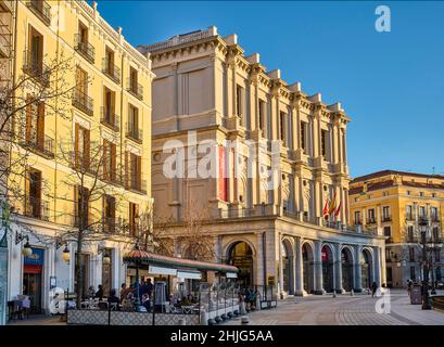 Facciata ovest del Teatro reale (Teatro Real o semplicemente El Real). Plaza de Oriente. Madrid, Spagna. Foto Stock