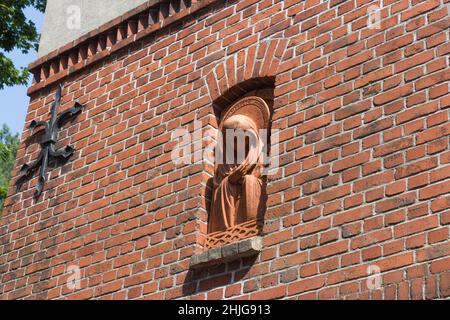 Svetlogorsk, Russia - Agosto 08 2019: Vista dettagliata dell'esterno del Tempio di San Seraphim di Sarov il 08 2019 agosto a Svetlogorsk, Russia. Foto Stock