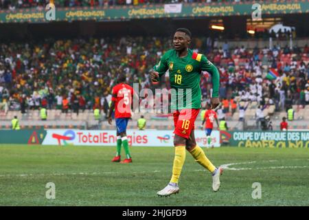 Camerun, Douala, 29 gennaio 2022 - Martin Hongla del Camerun durante la Coppa Africa sulle Nazioni Play offs - Quarter-finals match tra Gambia e Camerun al Japoma Stadium, Douala, Camerun 29/01/2022 Photo SF Credit: Sebo47/Alamy Live News Foto Stock