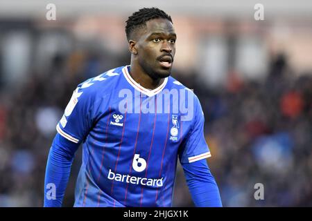 OLDHAM, REGNO UNITO. GENNAIO 29th Christopher Missilou di Oldham Athletic durante la partita della Sky Bet League 2 tra Oldham Athletic e Rochdale al Boundary Park di Oldham sabato 29th gennaio 2022. (Credit: Eddie Garvey | MI News) Credit: MI News & Sport /Alamy Live News Foto Stock