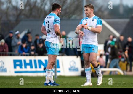 Galway, Irlanda. 29th Jan 2022. Ollie Smith di Glasgow e Kyle Steyn di Glasgow durante la partita United Rugby Championship Round 11 tra Connacht Rugby e Glasgow Warriors allo Sportsground di Galway, Irlanda, il 29 gennaio 2022 (Foto di Andrew SURMA/ Credit: Sipa USA/Alamy Live News Foto Stock