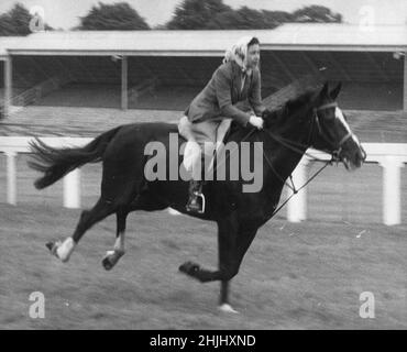 La Regina Elisabetta II nel 1960 Foto stock - Alamy