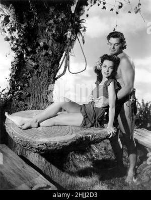 MAUREEN O'SULLIVAN E JOHNNY WEISSMULLER NEL TESORO SEGRETO DI TARZAN (1941), DIRETTO DA RICHARD THORPE. Credito: M.G.M. / Album Foto Stock