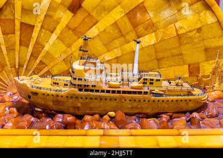 KALININGRAD, RUSSIA - 15 dicembre 2021: Mostre e gioielli nel Museo dell'Ambra di Kaliningrad. Foto Stock