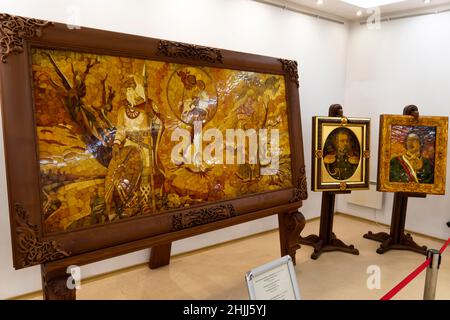 KALININGRAD, RUSSIA - 15 dicembre 2021: Mostre e gioielli nel Museo dell'Ambra di Kaliningrad. Foto Stock