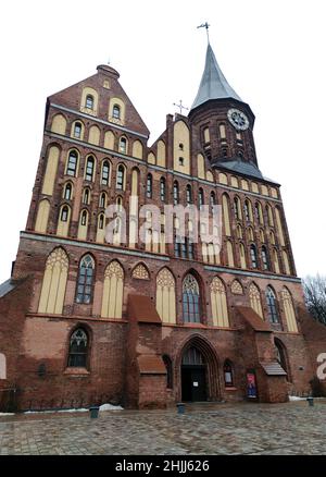 KALININGRAD, RUSSIA - 16 dicembre 2021: Cattedrale di Kaliningrad. Architettura medievale della città europea di Konigsberg Foto Stock