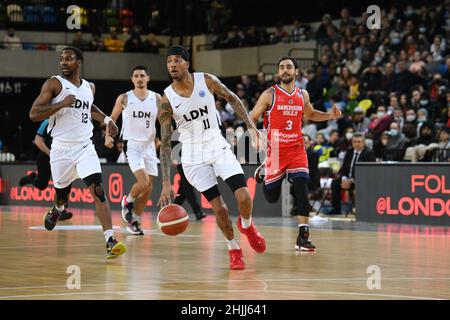 Stratford, Regno Unito. 26th Jan 2022. Stratford, Inghilterra, gennaio 26th 2022 Dirk Williams (11 Lions di Londra) guida verso il basket, durante la FIBA Europe Cup tra i Lions di Londra e Bahcesehir Koleji alla Copper Box Arena, Queen Elizabeth Olympic Park - Londra, Inghilterra. Credit: SPP Sport Press Photo. /Alamy Live News Foto Stock