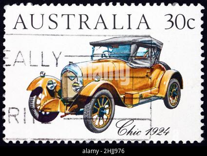 AUSTRALIA - CIRCA 1984: Un francobollo stampato in Australia mostra Chic 1924, auto d'epoca australiana, circa 1984 Foto Stock