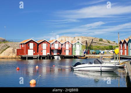 L'affascinante e molto popolare destinazione turistica lungo la costa occidentale svedese, Kungshamn a Bohuslan a nord di Goteborg. Foto Stock