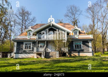 Maniero del Governatore del Grodno nel Parco del Palazzo, Bialowieza, Polonia Foto Stock