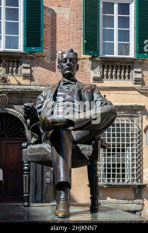 Statua di Puccini in Piazza Cittadella, Lucca, Italia Foto Stock