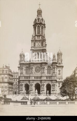 Antica fotografia del 1890 circa di Eglise de la Sainte Trinité a Parigi, Francia. FONTE: FOTO ORIGINALE DELL'ALBUME Foto Stock