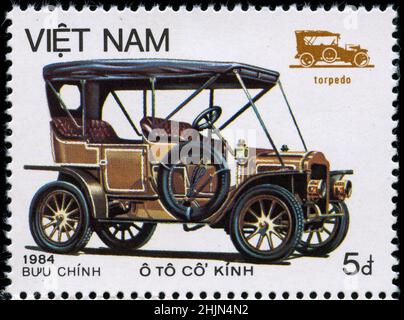 Francobollo dal Vietnam nella serie Old Automobiles pubblicata nel 1984 Foto Stock